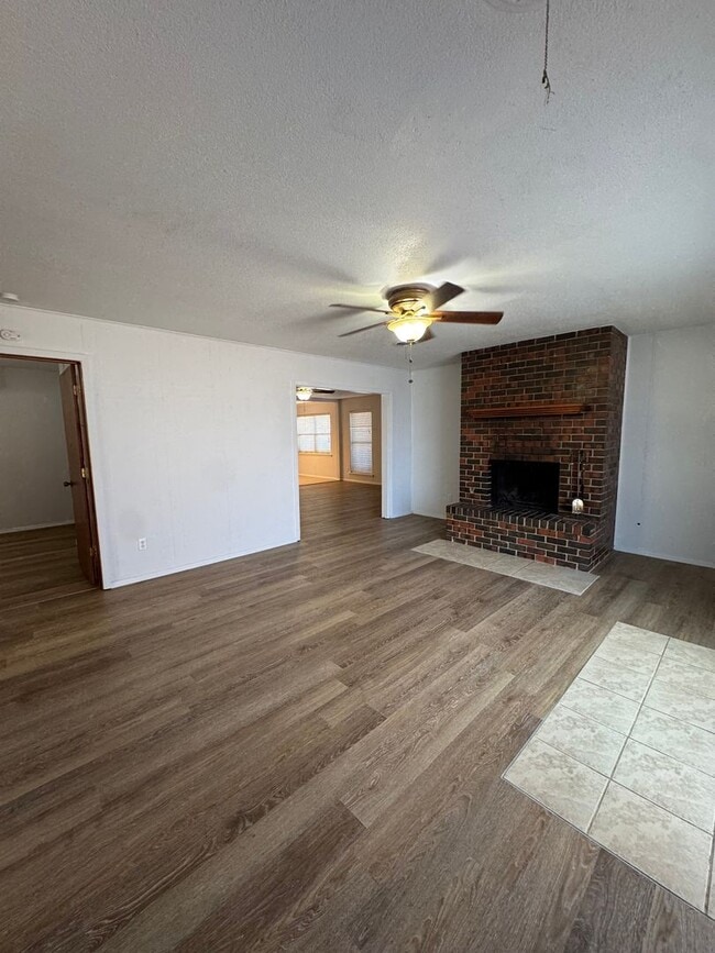 Building Photo - 5220 Jean Ave