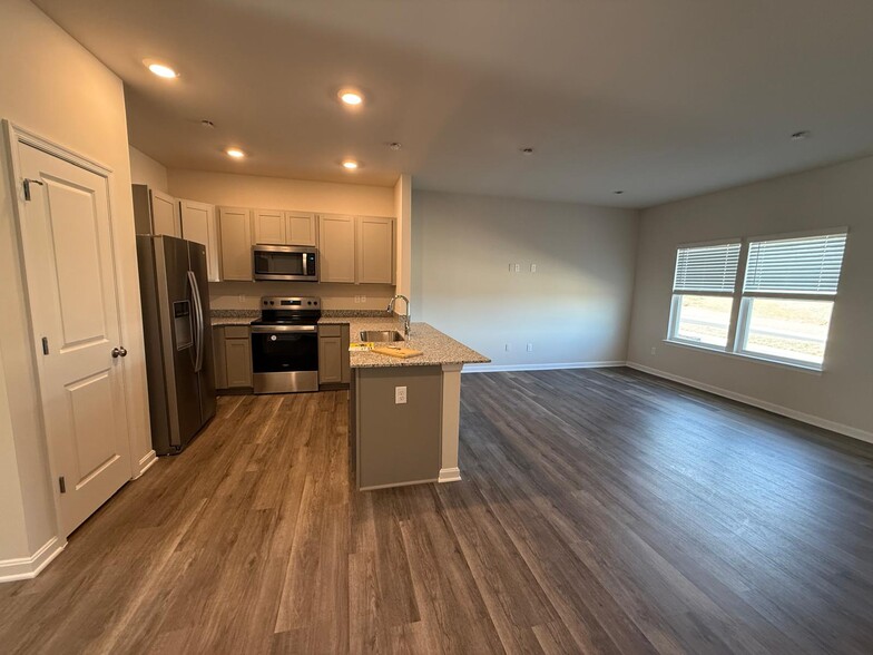 Kitchen/living room - 157 Tigney Dr