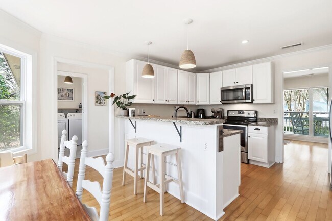 Building Photo - 3Bed/2.5Bath Family Home in Snee Farms