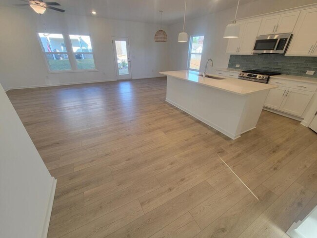 Building Photo - 5521 Coalie Trce