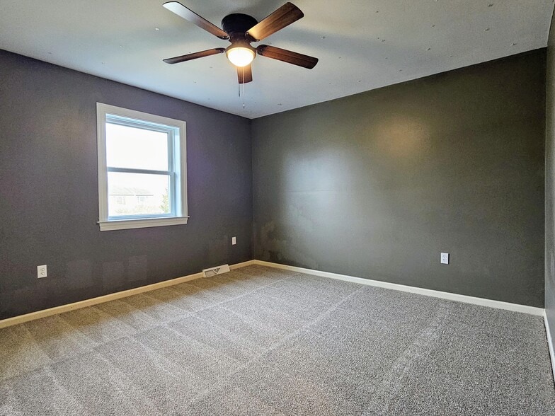 Building Photo - 91 Sunrise Cir