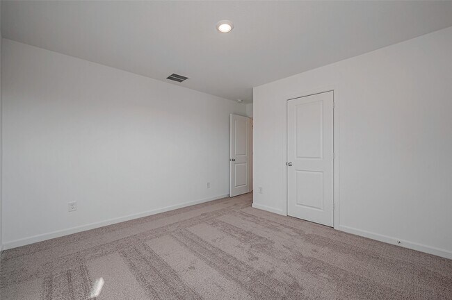 Building Photo - 1127 Sugar Dr