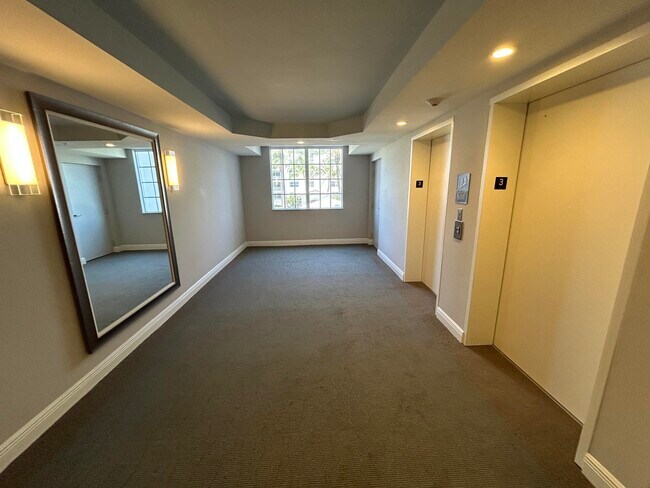 Building Photo - 3606 S Ocean Blvd