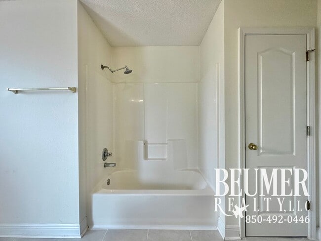 Building Photo - 4br/3ba Big, Bold, Beautiful Home for Rent