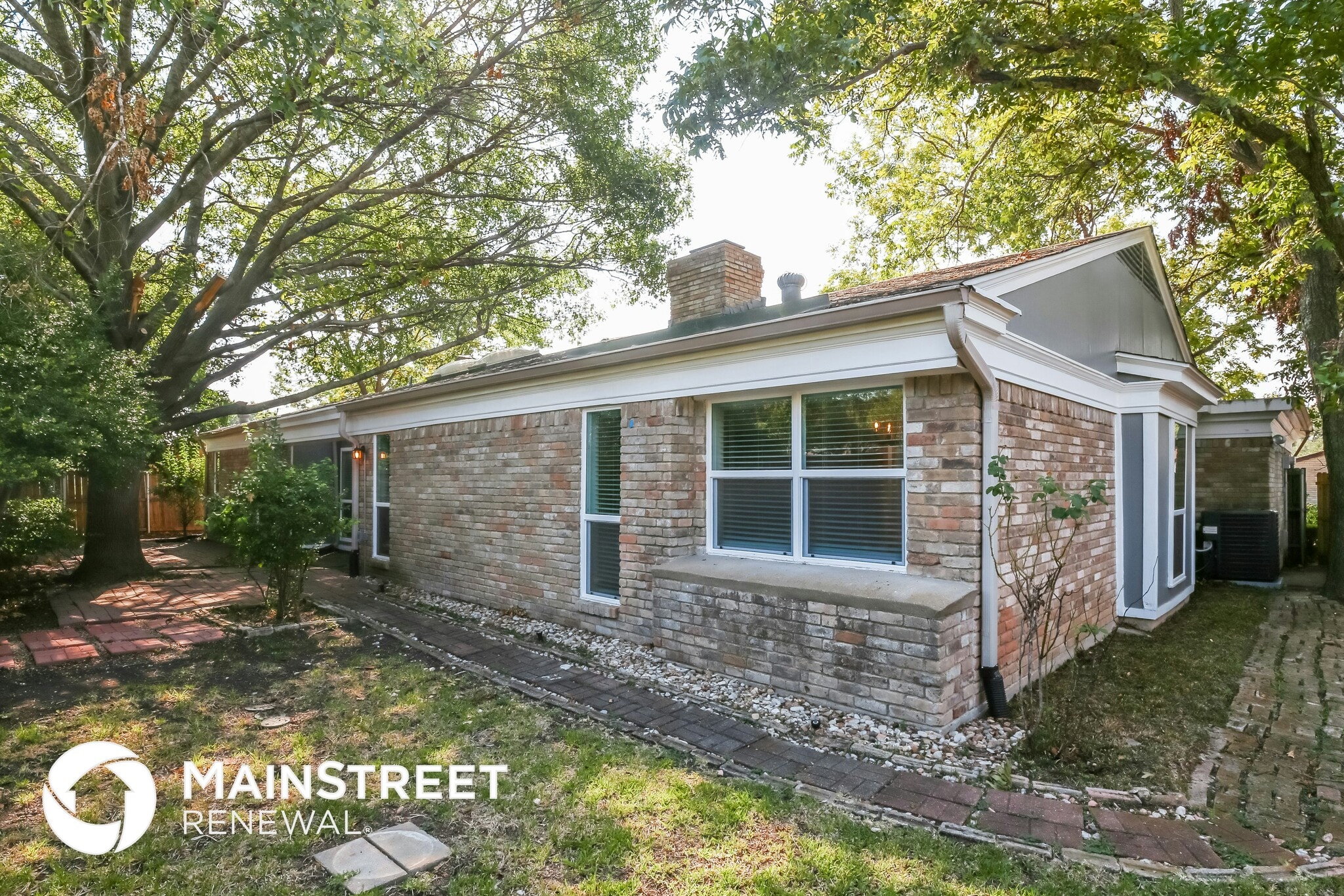 Building Photo - 15525 Earlport Cir