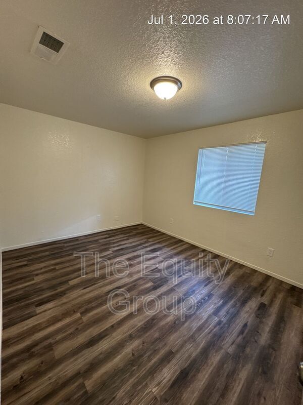 Building Photo - 10931 Thompson Dr