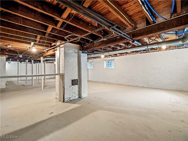 Building Photo - 1854 W 48th St
