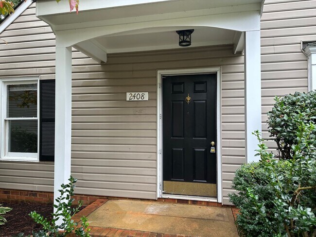Building Photo - SIGN A LEASE BY 7/18 & GET $100 OFF RENTAL...