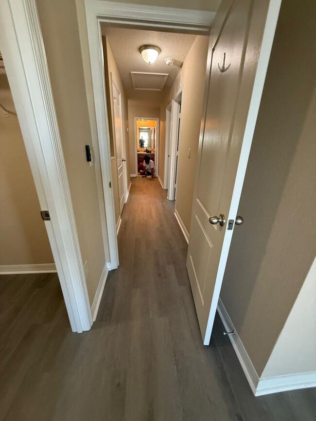 Building Photo - Beautiful 3 bedroom, 2.5 bath recently renovated townhouse in Winter Garden