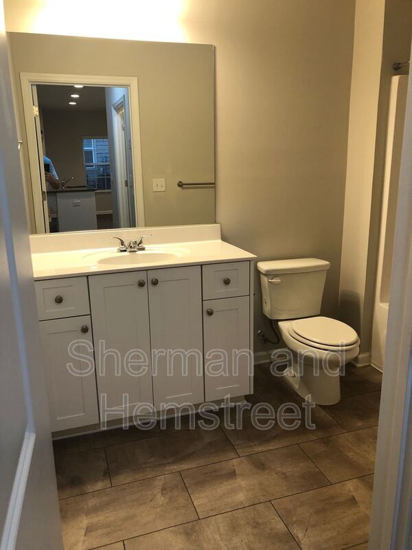 Building Photo - 760 Tarvin Cir