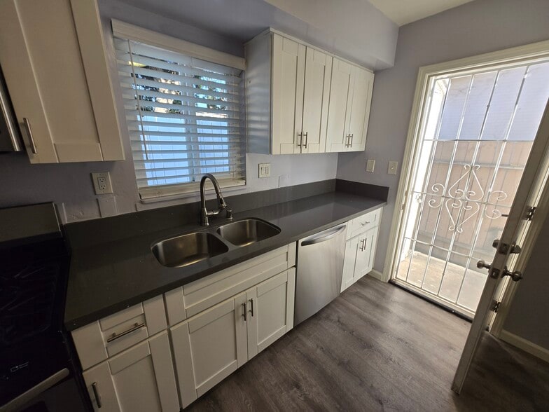 Building Photo - 229 S 36th St