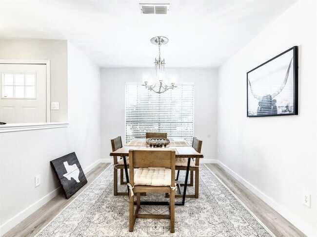 Building Photo - 14205 Vandever St