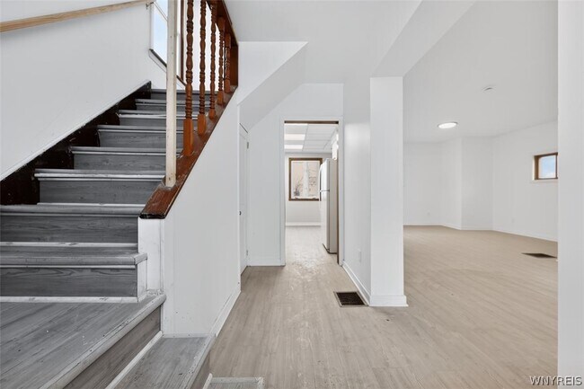 Building Photo - 609 22nd St