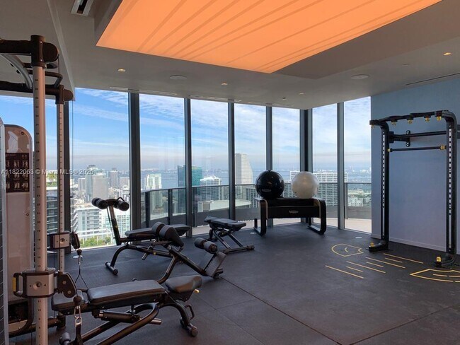 Building Photo - 1000 Brickell Plaza