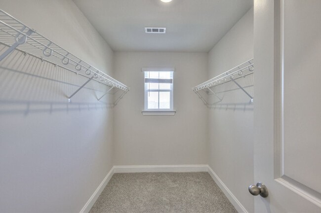 Building Photo - New Townhome in a prime location in Gallatin