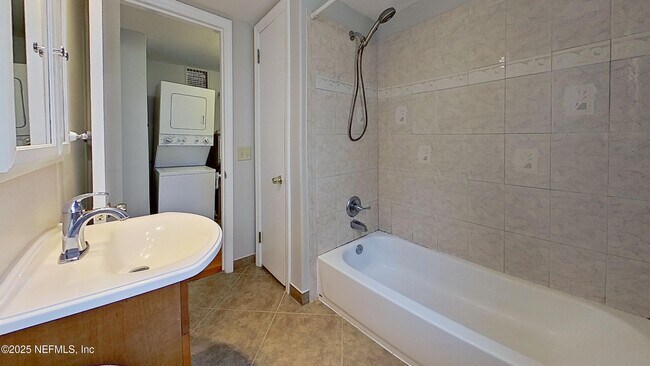 Building Photo - 1543 Nicholson Rd