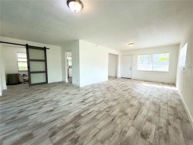 Building Photo - 1227 Bloxam Ave