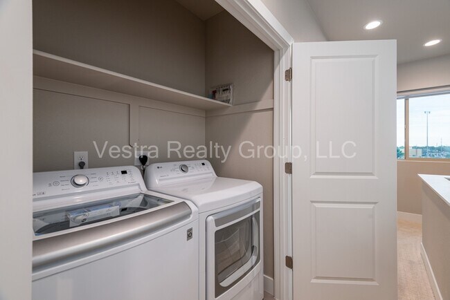 Building Photo - 4743 E Iliff Ave