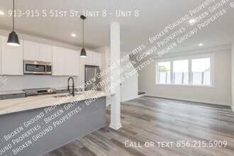 Building Photo - 913-915 S 51st St, Unit 8-Unit 8