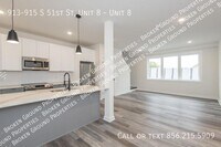 Building Photo - 913-915 S 51st St, Unit 8-Unit 8