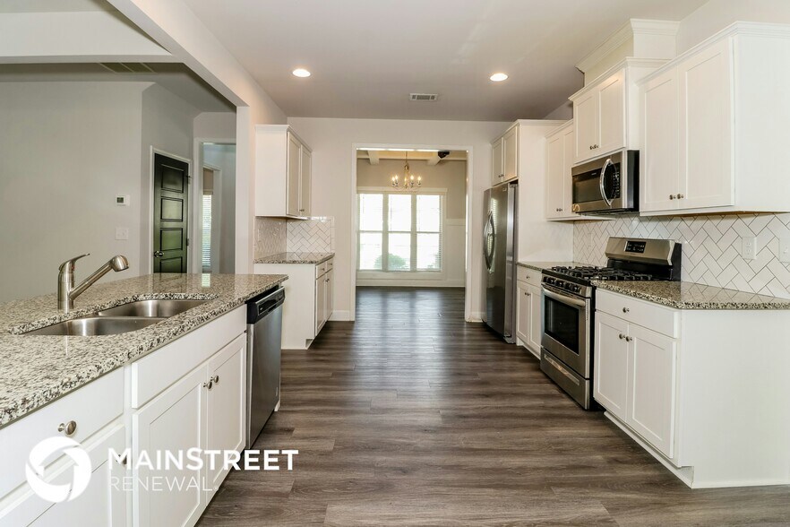 Building Photo - 657 Overlook Gln Dr