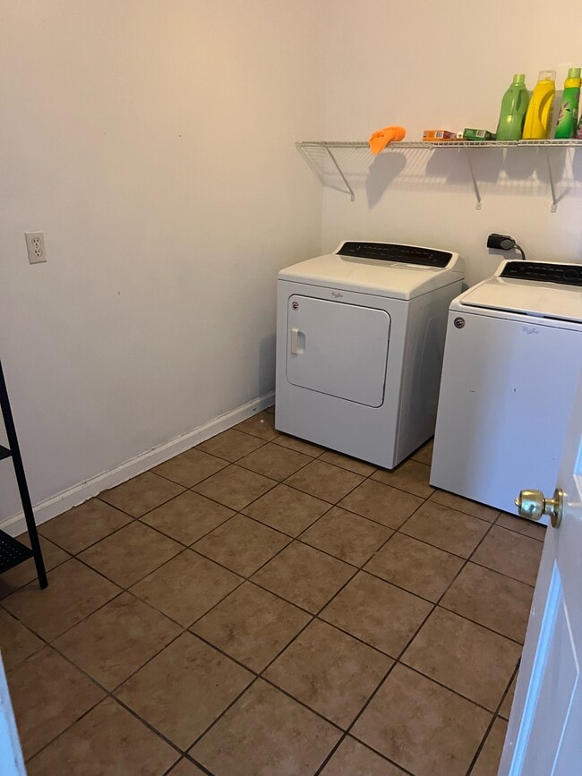 Building Photo - 1205 Tar Heel Ct