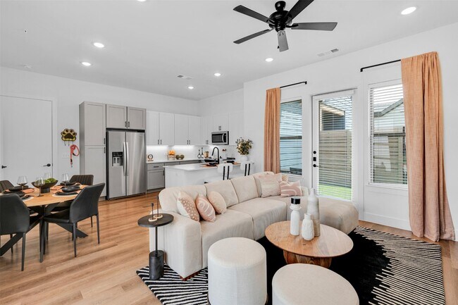 Building Photo - 1413 Forward Dr