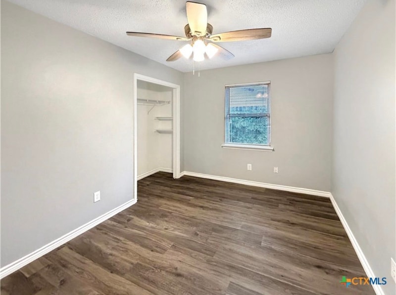 Building Photo - 1810 Clarawood Dr