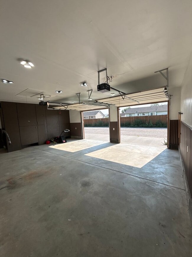 Building Photo - 4027 E Lincoln Rd