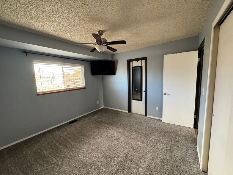 Building Photo - 7624 Montarbor Dr