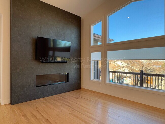 Building Photo - 14973 W 32nd Dr