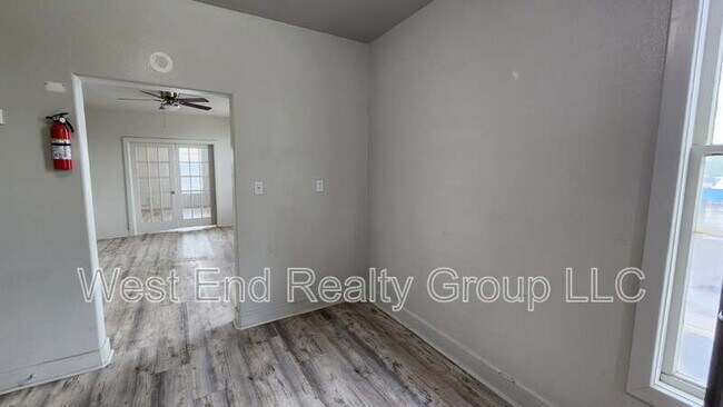 Building Photo - 105 S Harriet Ave