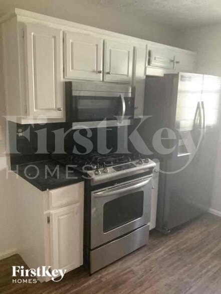 Building Photo - 1049 Megan Ct