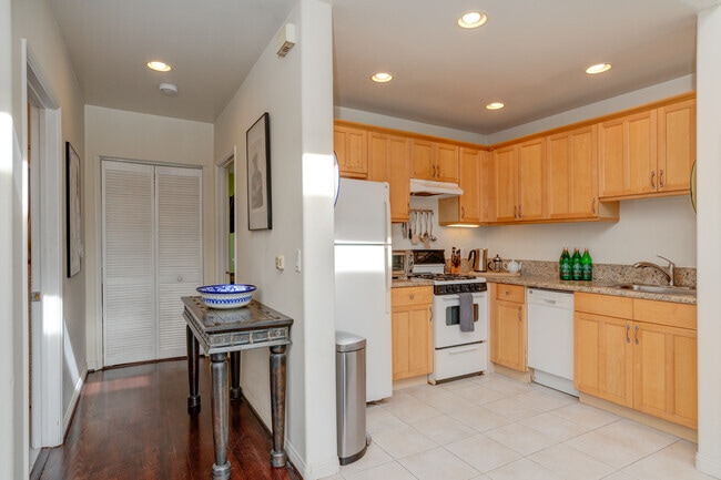 Building Photo - 1306 Electric Ave