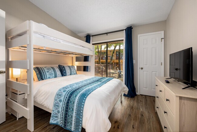 Building Photo - 235 Ozark Mountain Resort Dr