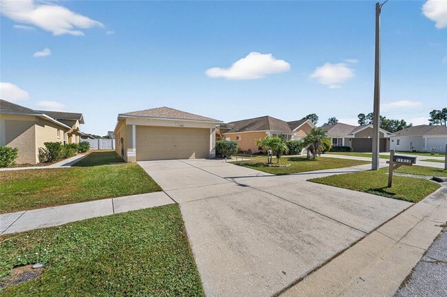 Building Photo - 11812 Lynmoor Dr