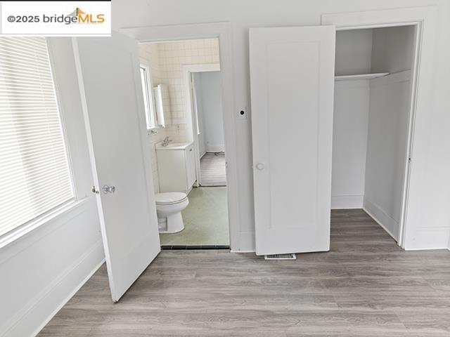 Building Photo - 5549 Harvey Ave