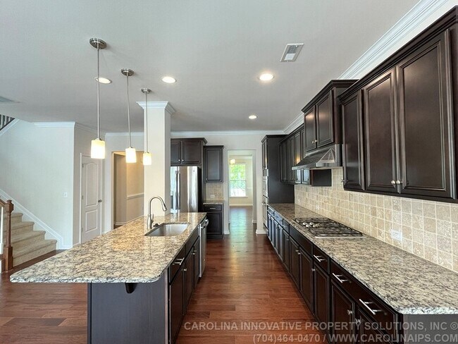 Building Photo - 385 Hawks Creek Pkwy