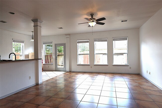 Building Photo - 17610 Blue Lilly Ln