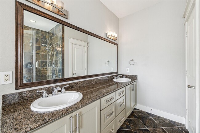 Building Photo - 2119 Cohn St