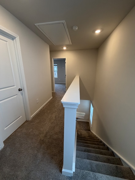 Building Photo - 401 Mopar Ln