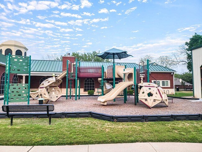 Building Photo - 419 Thorpe Springs Dr