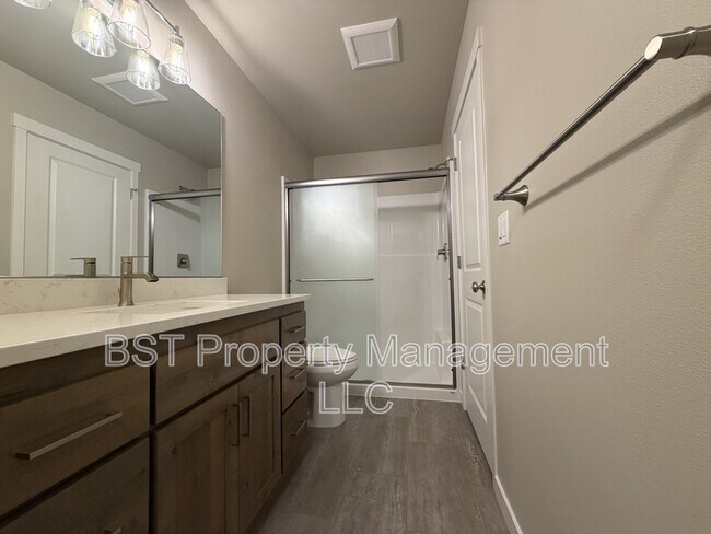 Building Photo - 4025 Filbert Ave NE