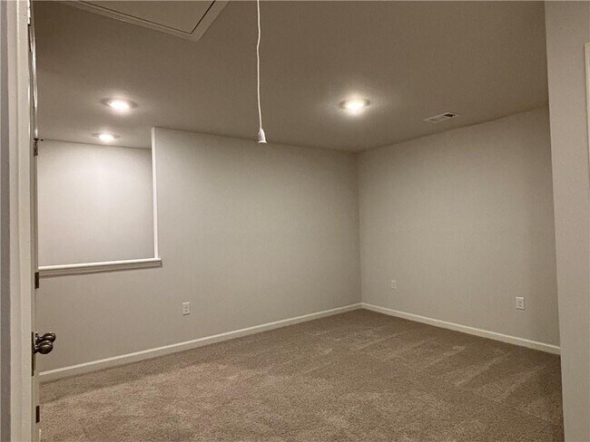 Building Photo - 27 Rustin Rdg