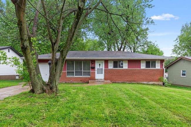 Primary Photo - 834 Font Ln