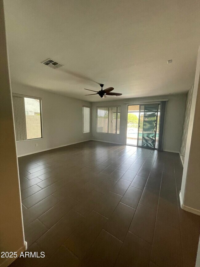 Building Photo - 3810 S Star Canyon Dr
