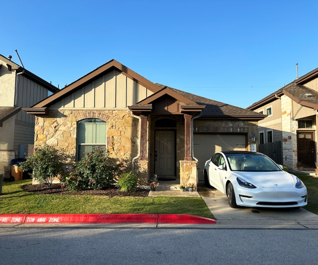 Building Photo - 7337 Menchaca Rd