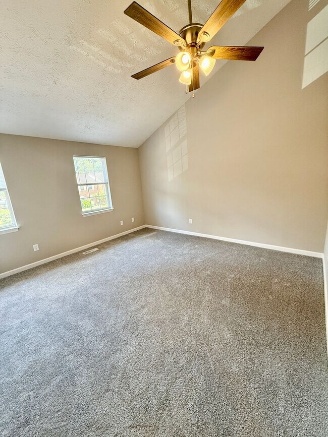 Building Photo - Awesome 2 Bed 1.5 Bath Condo in Hermitage ...