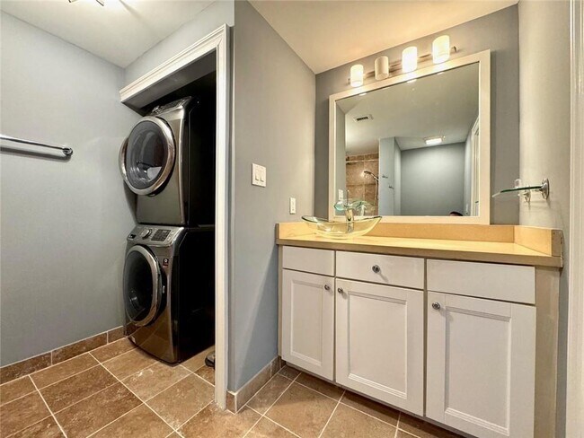 Building Photo - 199 14th St NE