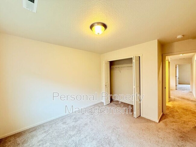 Building Photo - 1329 NE 72nd Way